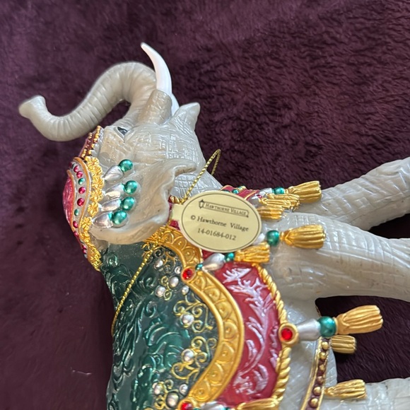 Bradford Exchange, Hawthorn Village Jeweled Nativity “Elephant “ EUC - Picture 7 of 8